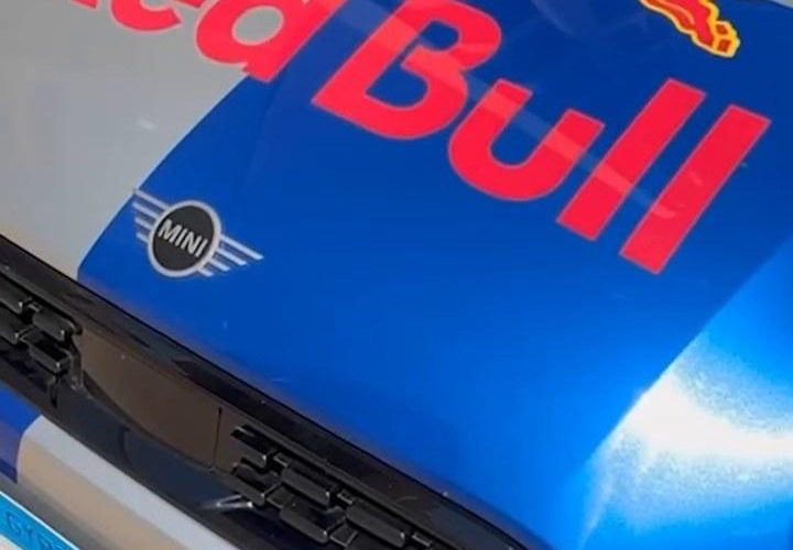 زيارة بطاقة كاملة.. فريق Red Bull في مكاتب العالمية الحرة بالمنصورة